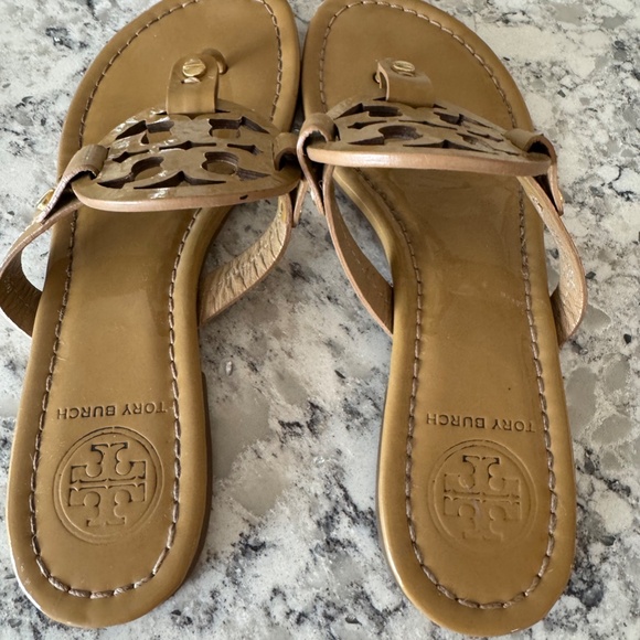 TORY BURCH MILLER SANDALS PATENT / TAN - Picture 3 of 5